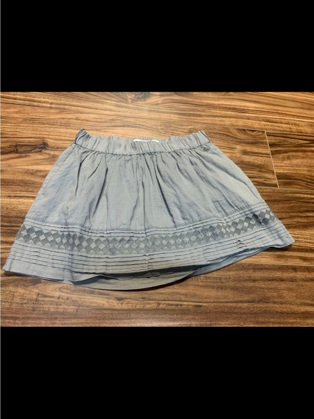 Abercrombie girls gray, skirt, 100% cotton, size large, gently worn